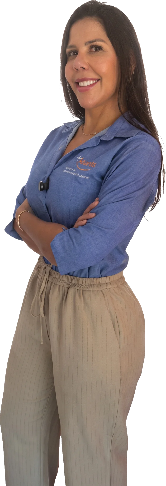 Bárbara Paula, fundadora da MaisMoney, de braços cruzados e sorrindo